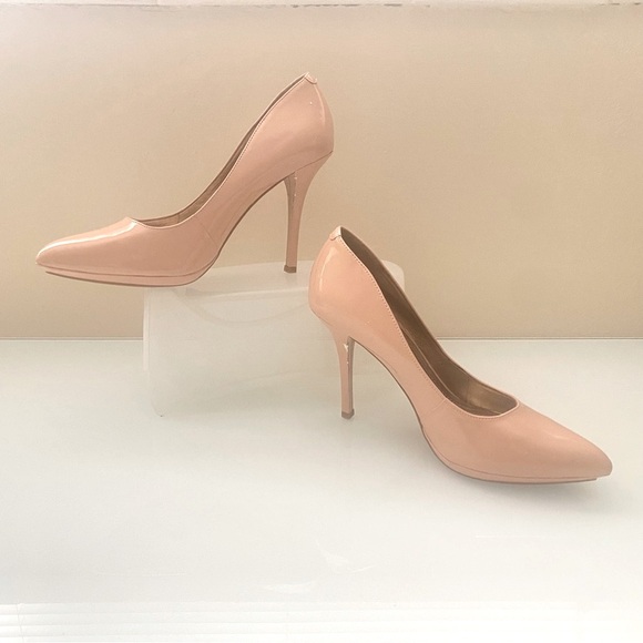 BCBG Peachy Pink Faux  Leather platform Pointed Toes Slip-On  SZ 81/2 Pumps - Picture 1 of 11